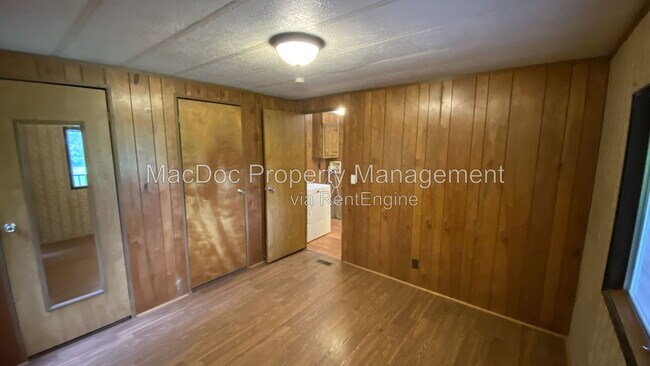 Building Photo - 2036 Mt Olive Rd