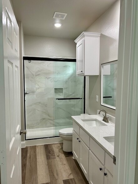 Main Bathroom - 2211 Wellington St