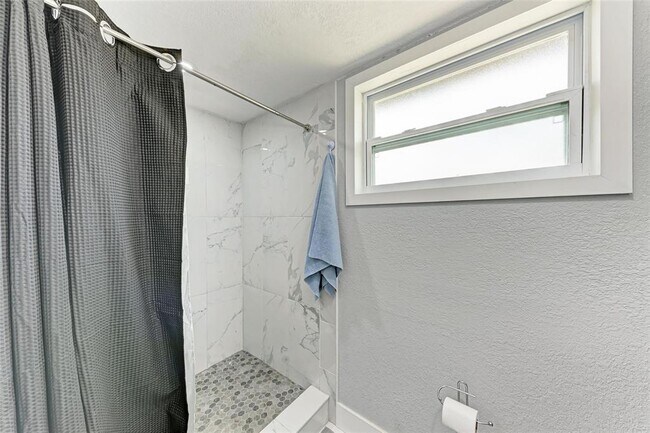 Building Photo - 3376 Peace River Dr