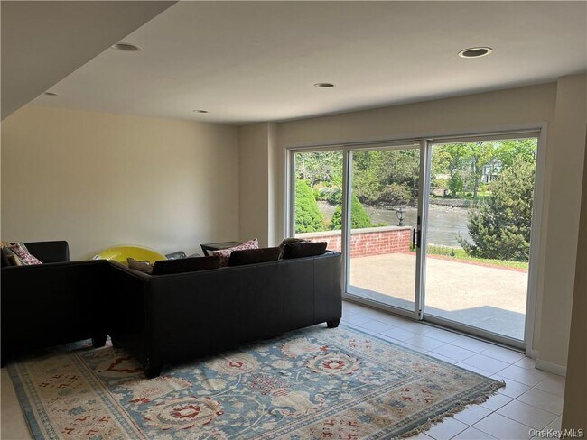 Building Photo - 13 Dock Pathway St