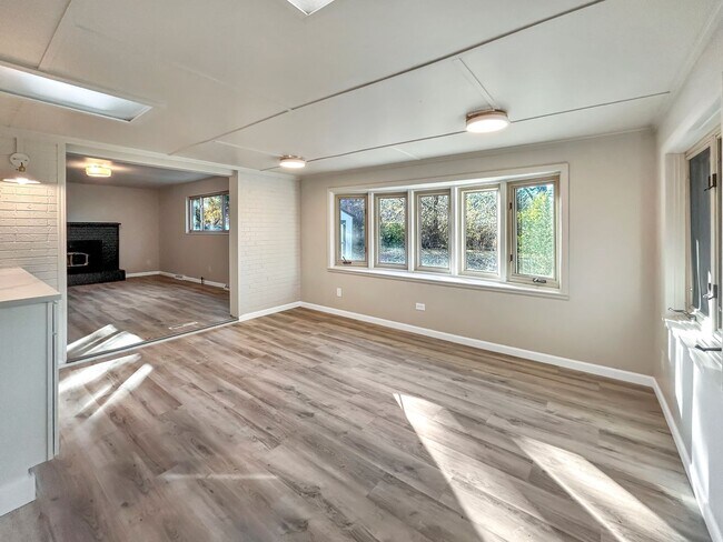 Building Photo - $0 DEPOSIT OPTION. 4 BED 3 BATH IN HAMPDEN HEIGHTS!