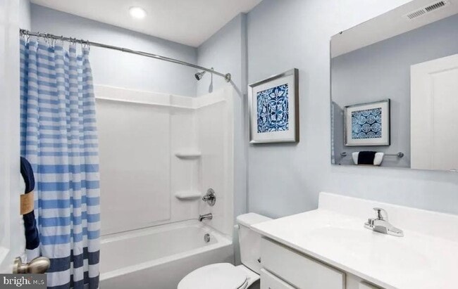 Building Photo - 133 Thicket Dr