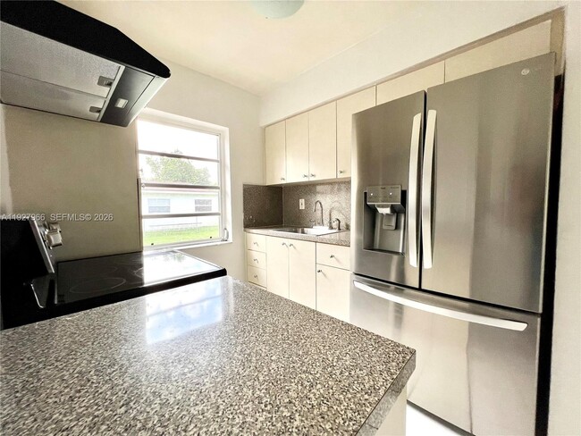 Building Photo - 6228 Taylor St