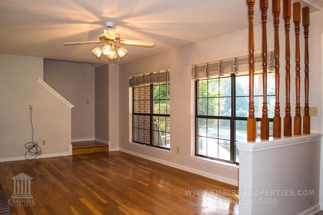 Building Photo - Beautiful Large home off of Mahan