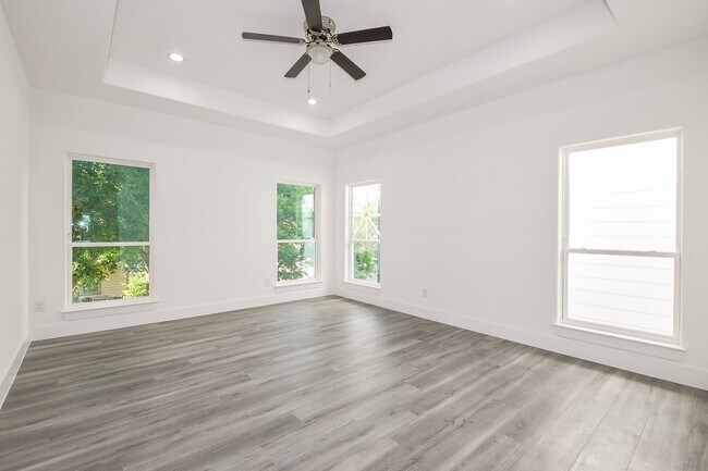 Building Photo - 4438 Aledo St