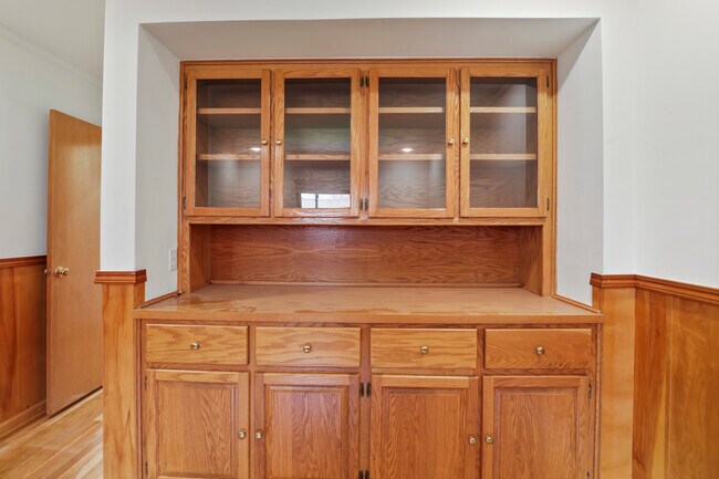 Bedroom 3/office - 2663 Charing Rd