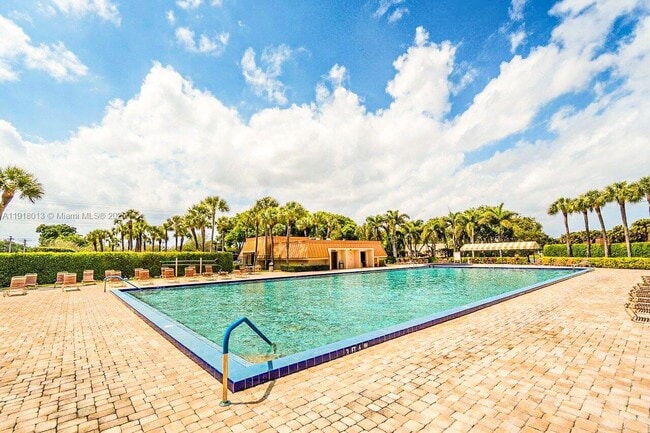 Building Photo - 1613 16th Way