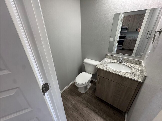 Building Photo - 1636 S Razorback Rd