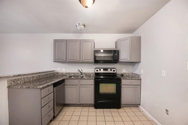 Building Photo - 4940 Flamingo Rd