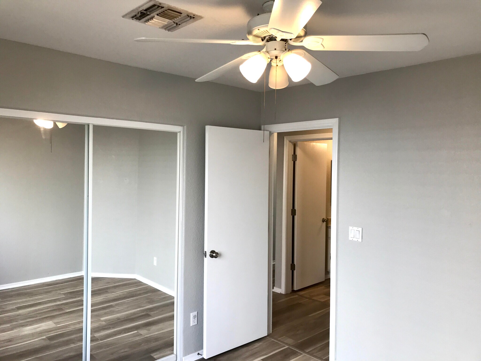 Building Photo - 1323 W Desert Cloud Pl