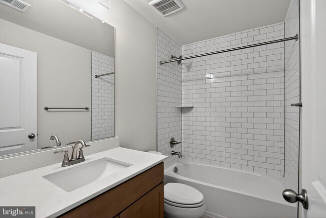 Building Photo - 3612 Farr Ave