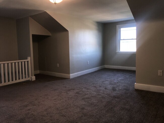 Building Photo - 3 BR, 1 Bath Townhouse - Lawrenceville - TOTALLY UPDATED!