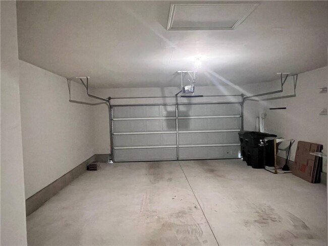 Building Photo - 536 Rockport St