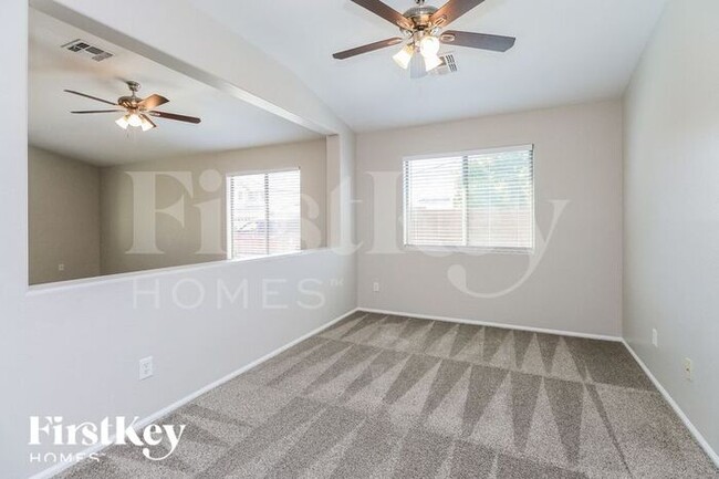 Building Photo - 3842 E Aragonite Ln