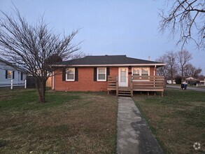 Building Photo - Spacious 3-Bedroom Home with Large Yard in...