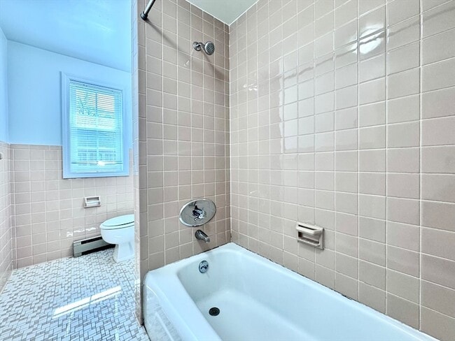 Building Photo - 2 Old Colony Ln