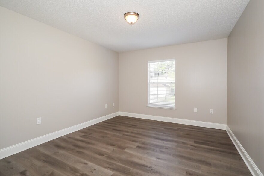 Building Photo - 4131 Half Moon Cir