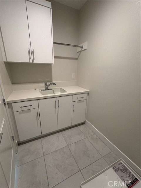 Building Photo - 160 Longden