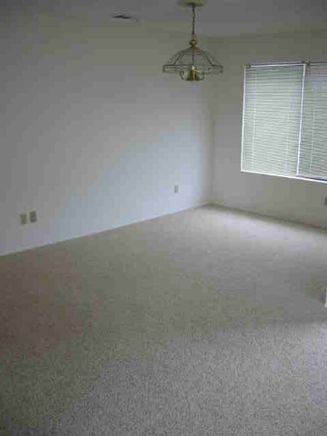 Building Photo - m390 - Lindboe