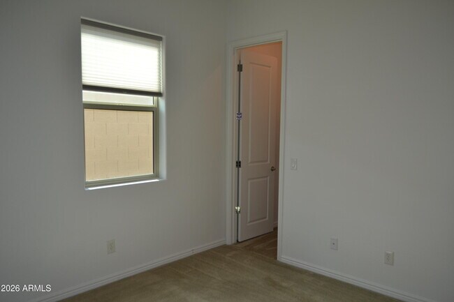Building Photo - 9644 Thatcher Ave