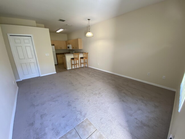 Building Photo - 337 Port Pleasant Dr