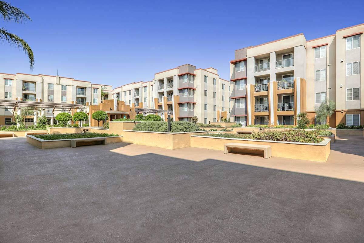 Building Photo - 360 W Avenue 26