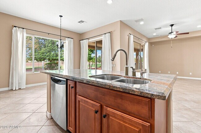 Building Photo - 22114 N San Ramon Dr