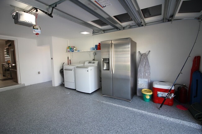 Building Photo - 2548 SE 14th St