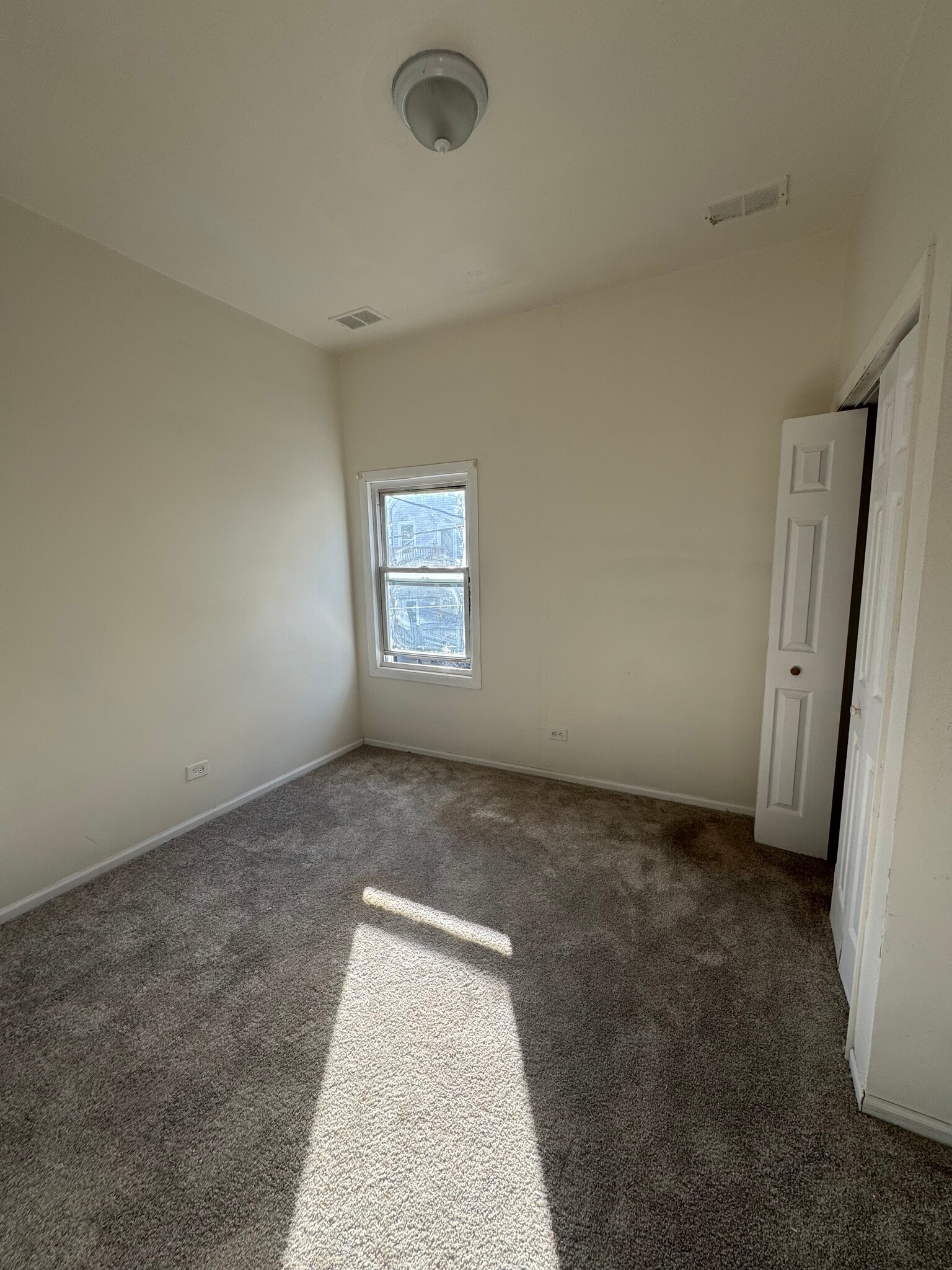 Building Photo - 647 W 48th Pl