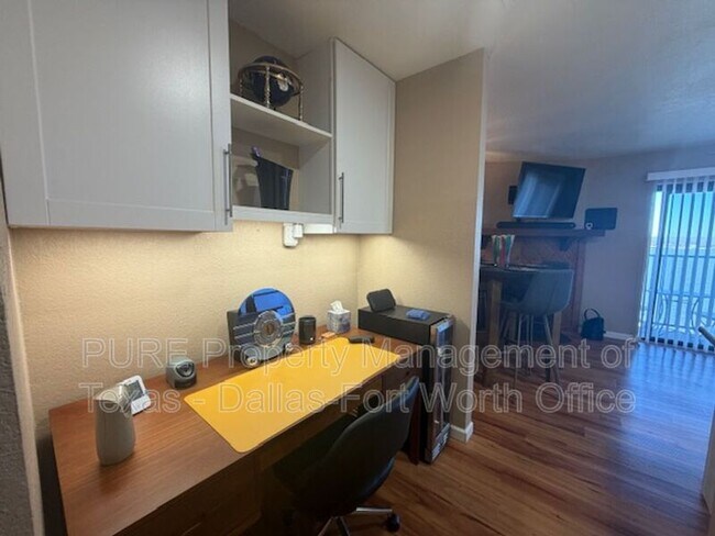 Building Photo - 6321 Kelly Dr