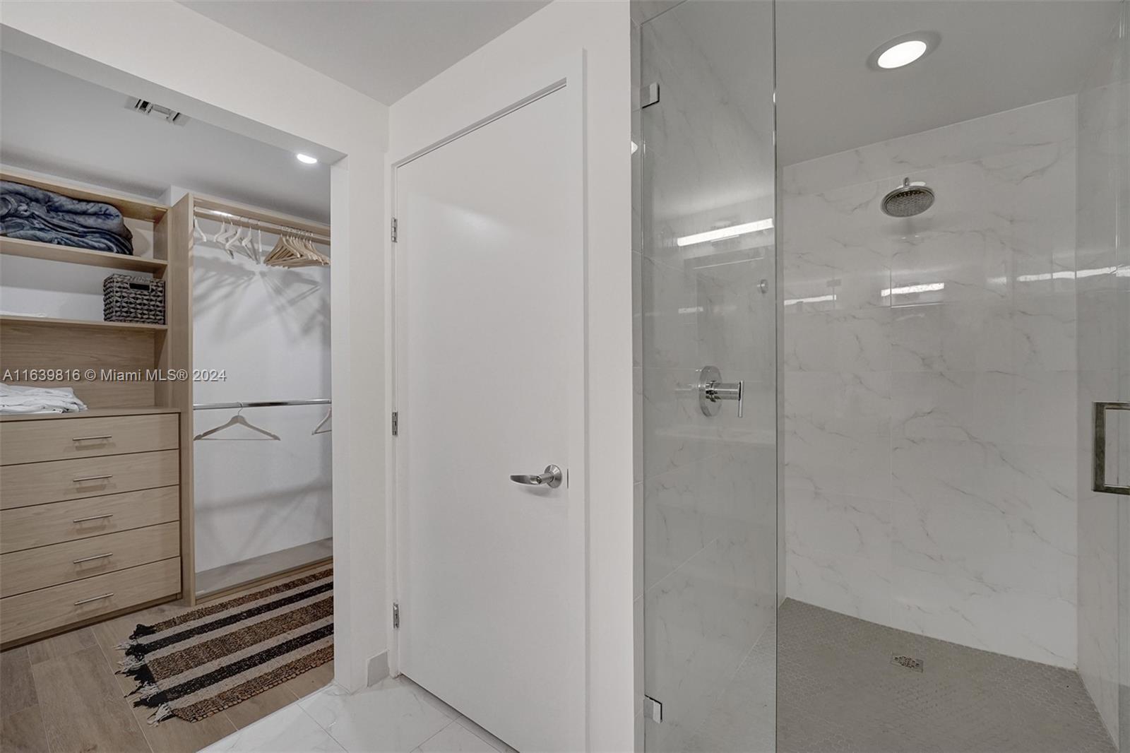 Master Bathroom - 16385 Biscayne Blvd