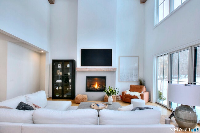 Building Photo - 32 Ridge Rd