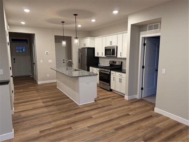 Building Photo - 10427 Robinwood Ct