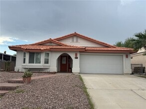 Building Photo - 726 Riverfront Dr