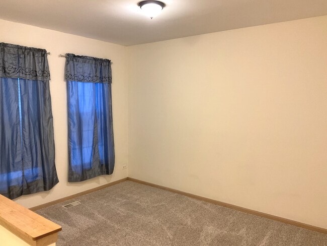 Building Photo - 2196 Rossiter Pkwy