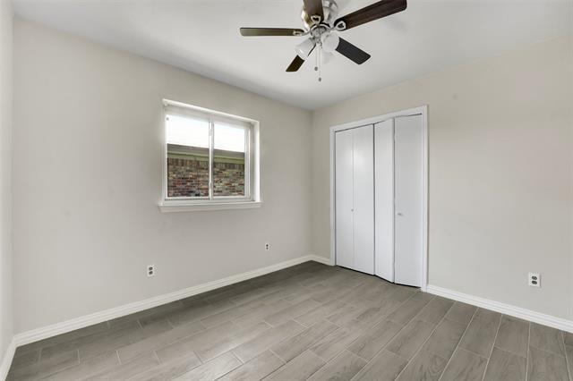 Building Photo - 405 S Las Vegas Trail