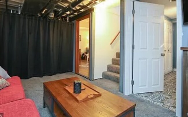 Building Photo - 1119 Van Buren Ave