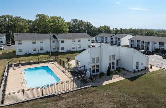 Building Photo - 103 Sandstone Ct