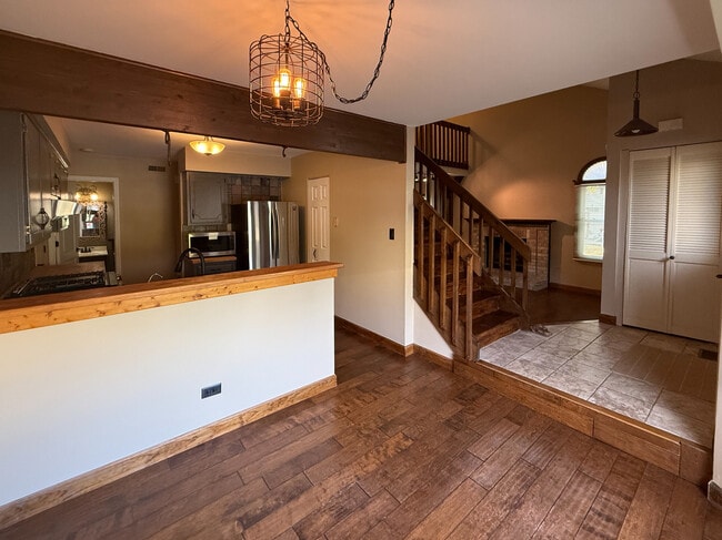 Building Photo - 15528 Whitehall Ln