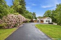 Building Photo - 1 Tulip Tree Ln