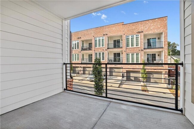 Building Photo - 432 Burton Dr