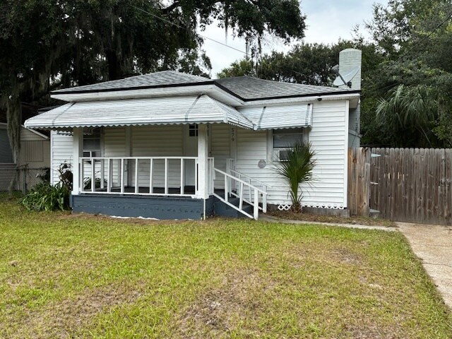 Primary Photo - 579 Chestnut Dr
