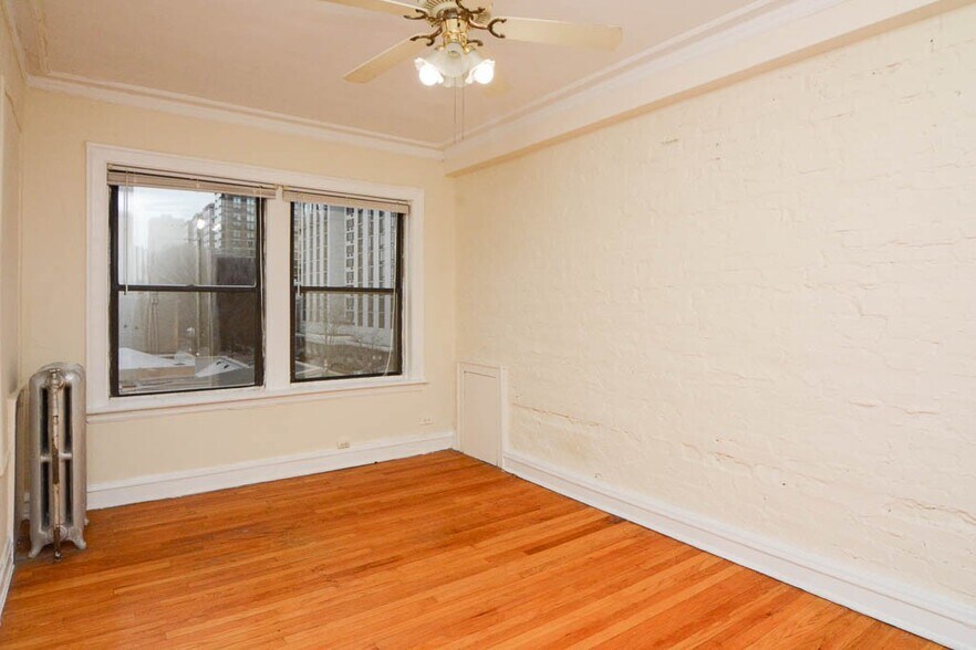 Building Photo - 1169 N Dearborn St