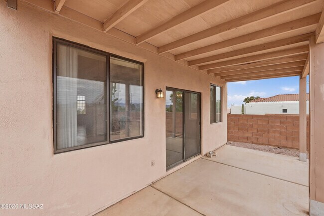 Building Photo - 1342 W Hopbush Way
