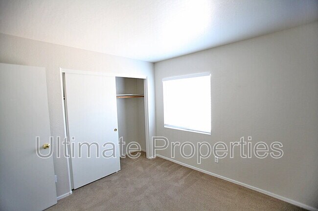 Building Photo - 12203 W Windrose Dr