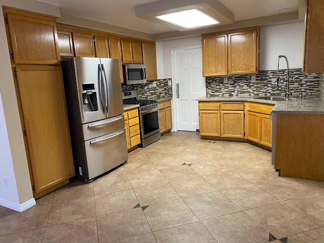 Building Photo - 1362 Avenida Arana