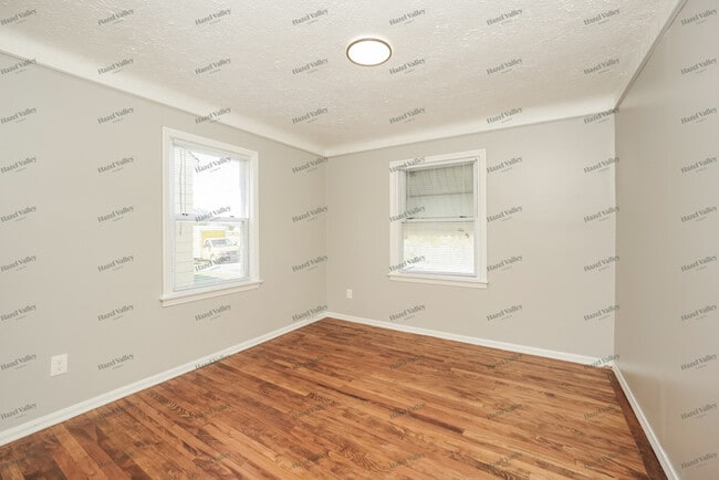 Building Photo - 12605 Hirst Ave