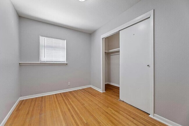 Building Photo - 5720 Wharton Dr