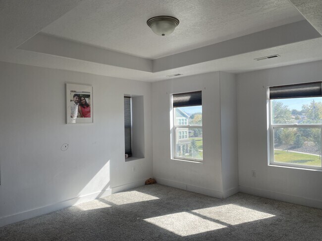 Building Photo - 3855 Gartmore Ln