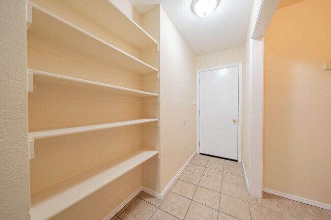 Building Photo - Cute 3 bed, 2 bath home in Grand Prairie